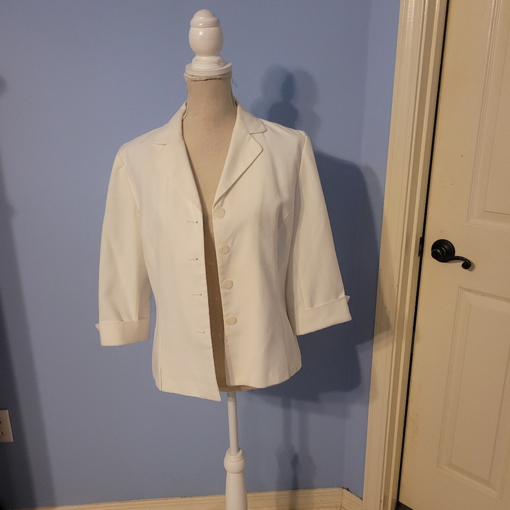 dressbarn White Cropped Blazer